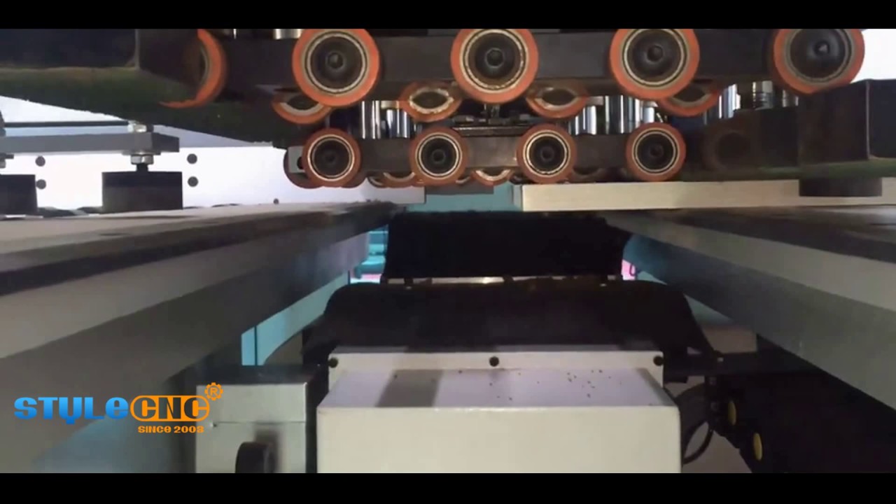 全自動數(shù)控木工鉆孔開槽機(jī) 全自動數(shù)控木工鉆孔開槽機(jī)