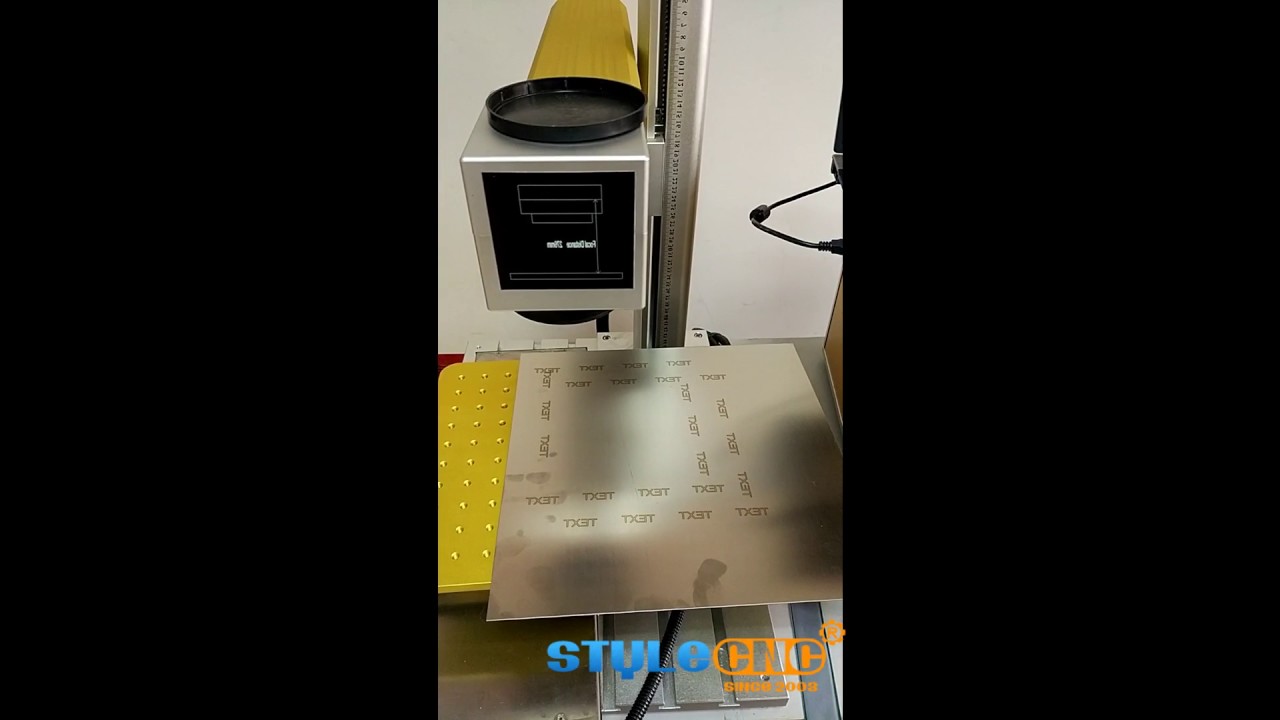 30W 帶移動工作臺的鍵盤光纖激光雕刻機 30W 帶移動工作臺的鍵盤光纖激光雕刻機